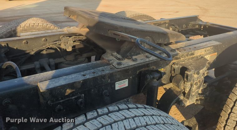 image for item OD9255 2020 Kenworth T680 semi truck