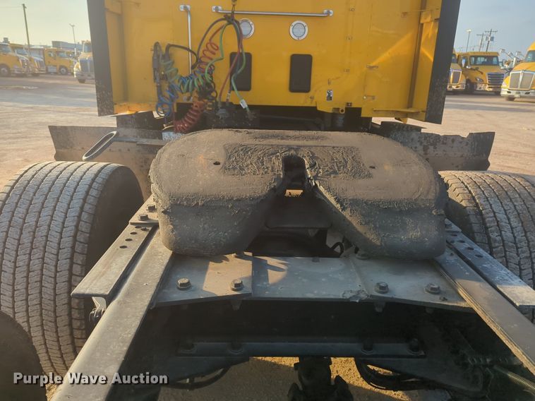 image for item OD9255 2020 Kenworth T680 semi truck