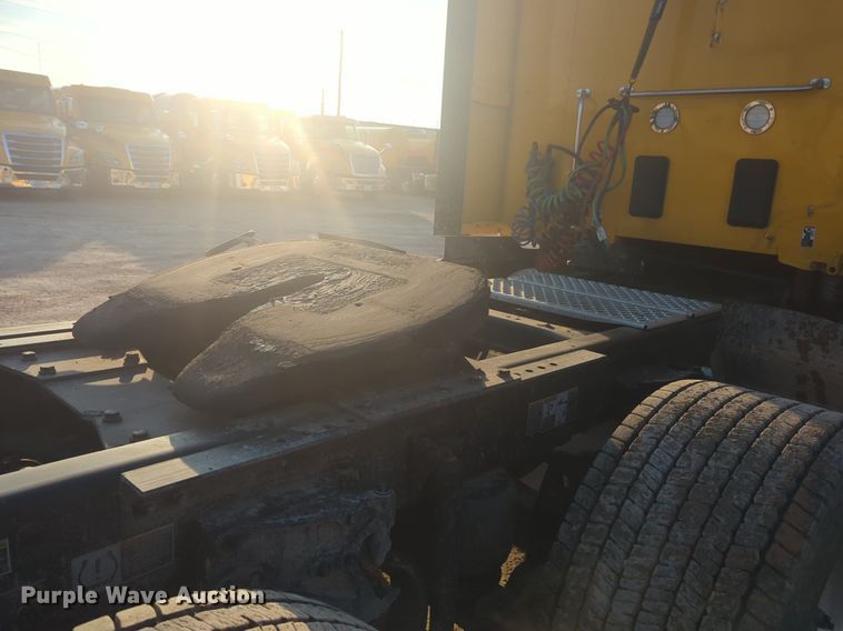 image for item OD9255 2020 Kenworth T680 semi truck