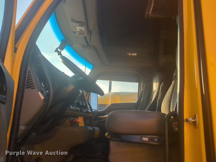 image for item OD9255 2020 Kenworth T680 semi truck