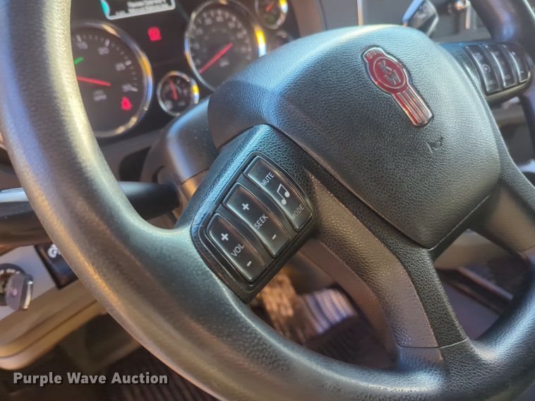 image for item OD9255 2020 Kenworth T680 semi truck