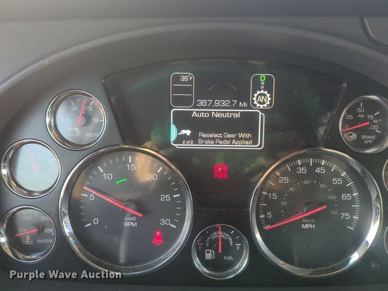 image for item OD9255 2020 Kenworth T680 semi truck