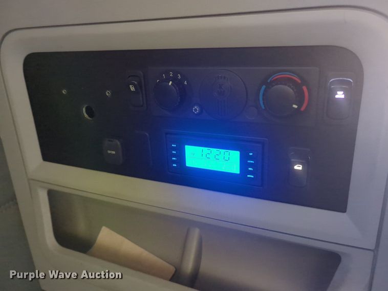 image for item OD9255 2020 Kenworth T680 semi truck