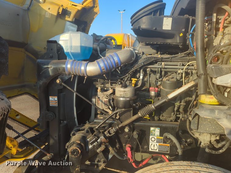 image for item OD9255 2020 Kenworth T680 semi truck