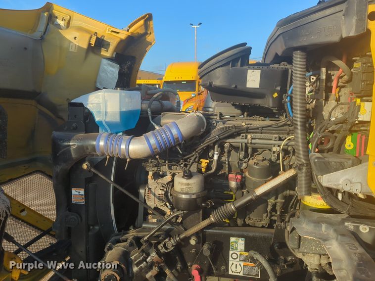 image for item OD9255 2020 Kenworth T680 semi truck