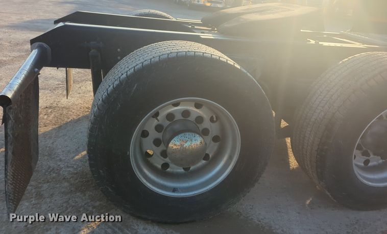 image for item OD9255 2020 Kenworth T680 semi truck