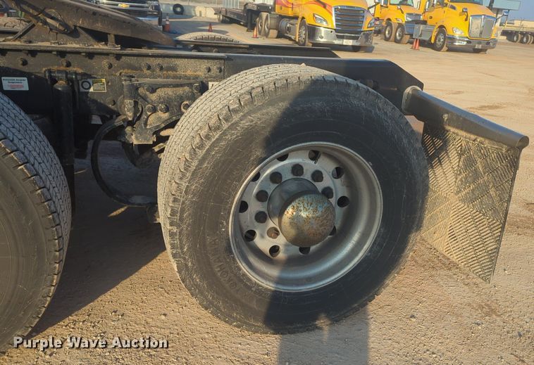 image for item OD9255 2020 Kenworth T680 semi truck