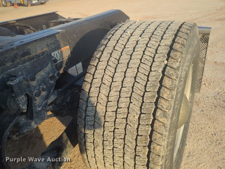 image for item OD9255 2020 Kenworth T680 semi truck