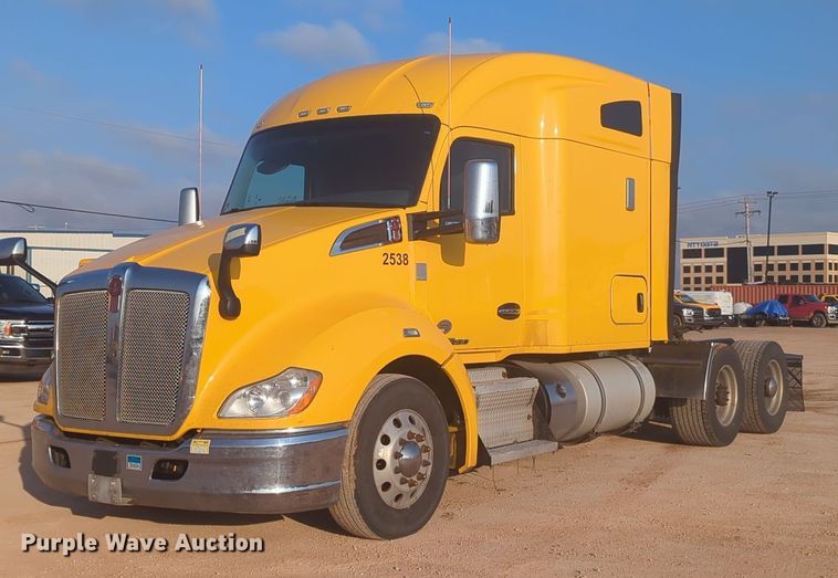image for item OD9256 2019 Kenworth T680 semi truck