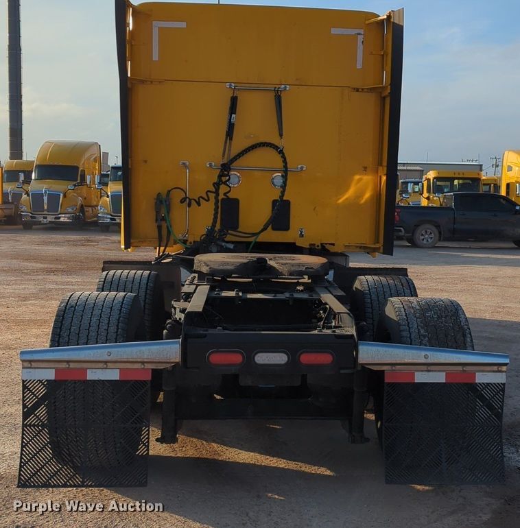 image for item OD9256 2019 Kenworth T680 semi truck