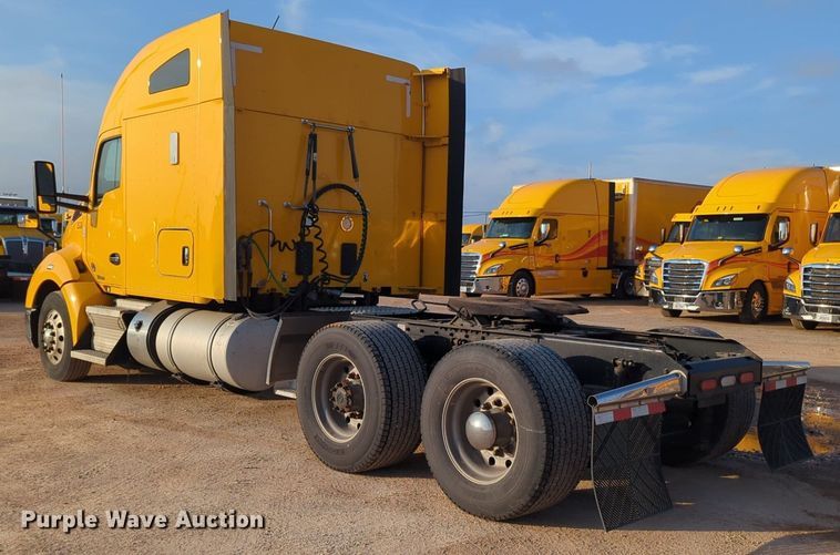 image for item OD9256 2019 Kenworth T680 semi truck