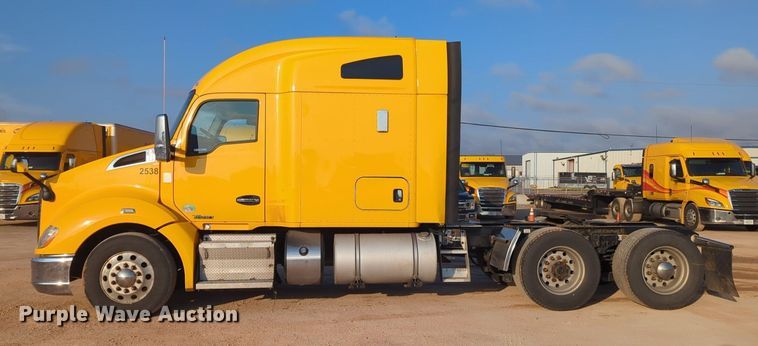 image for item OD9256 2019 Kenworth T680 semi truck