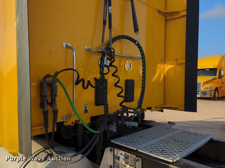 image for item OD9256 2019 Kenworth T680 semi truck