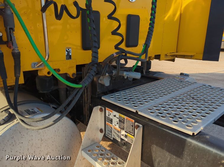 image for item OD9256 2019 Kenworth T680 semi truck