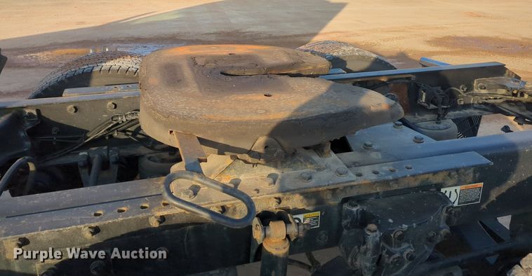 image for item OD9256 2019 Kenworth T680 semi truck