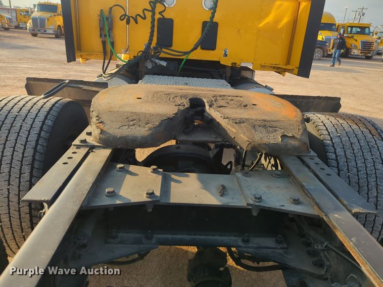 image for item OD9256 2019 Kenworth T680 semi truck