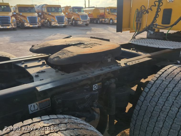 image for item OD9256 2019 Kenworth T680 semi truck