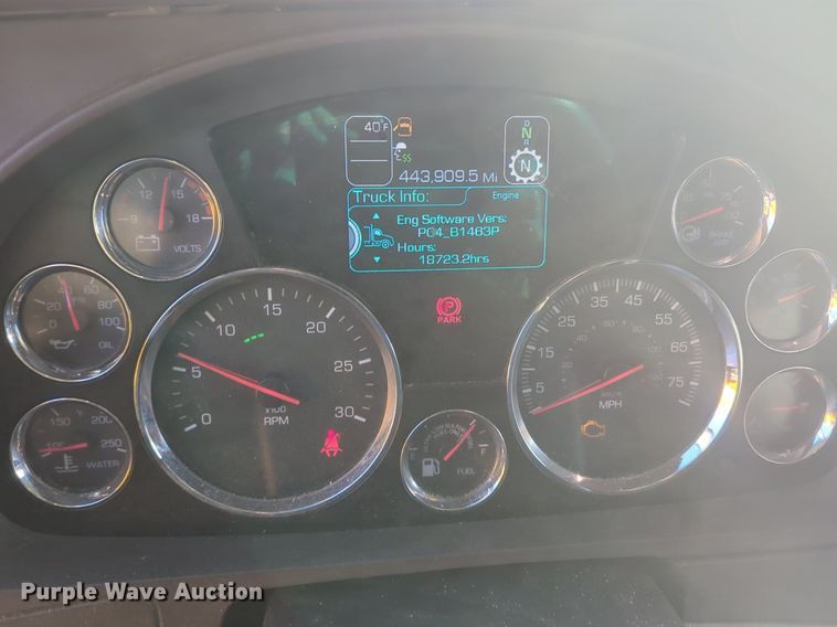 image for item OD9256 2019 Kenworth T680 semi truck