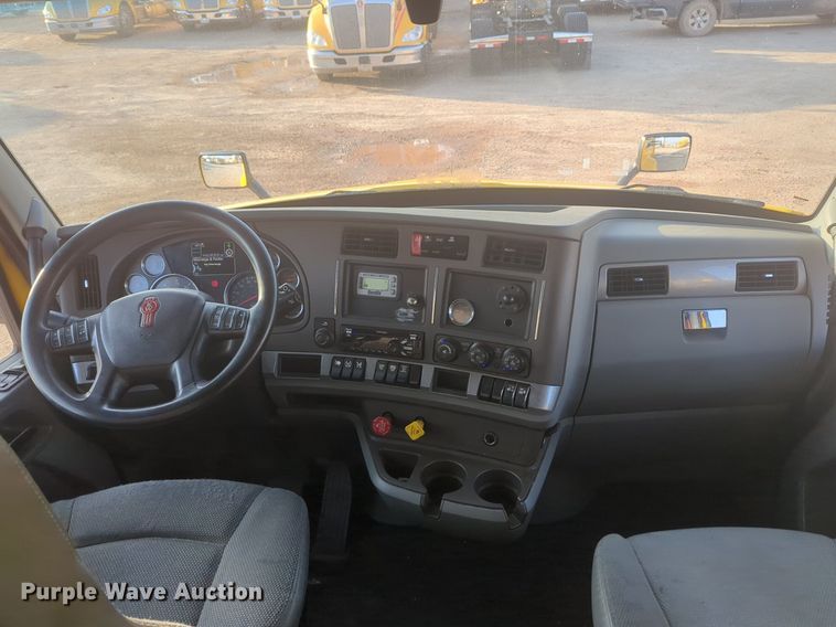 image for item OD9256 2019 Kenworth T680 semi truck