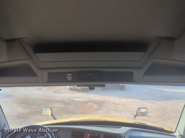 image for item OD9256 2019 Kenworth T680 semi truck