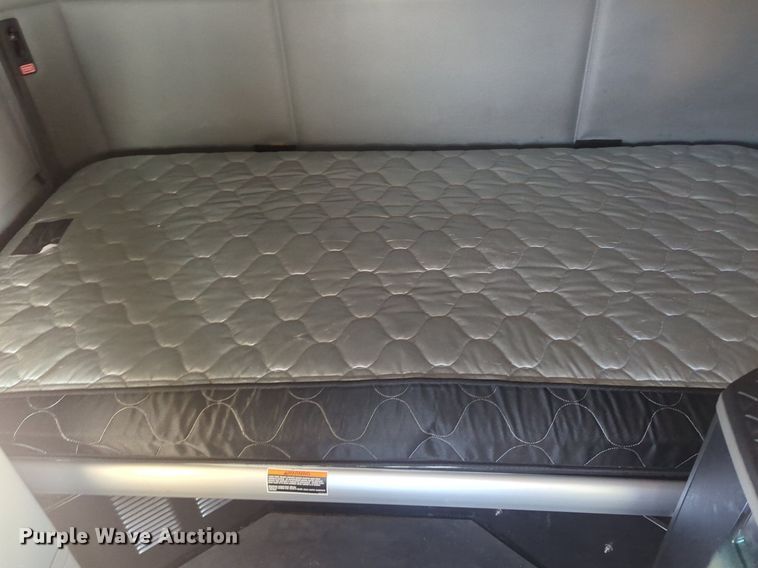 image for item OD9256 2019 Kenworth T680 semi truck