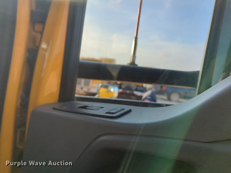 image for item OD9256 2019 Kenworth T680 semi truck