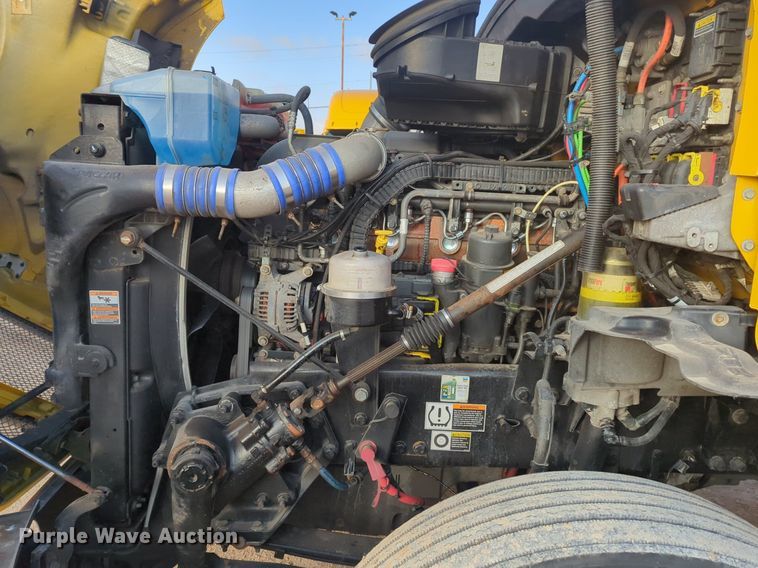 image for item OD9256 2019 Kenworth T680 semi truck