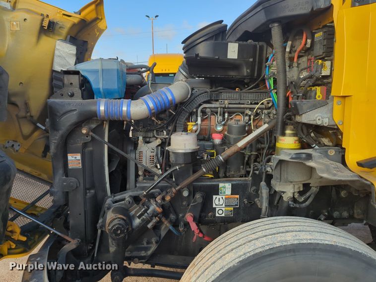 image for item OD9256 2019 Kenworth T680 semi truck