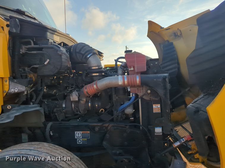 image for item OD9256 2019 Kenworth T680 semi truck