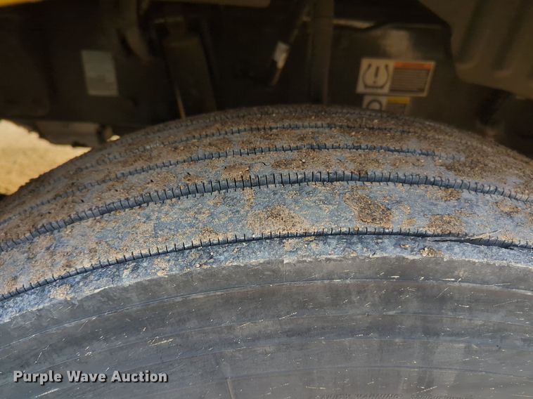 image for item OD9256 2019 Kenworth T680 semi truck