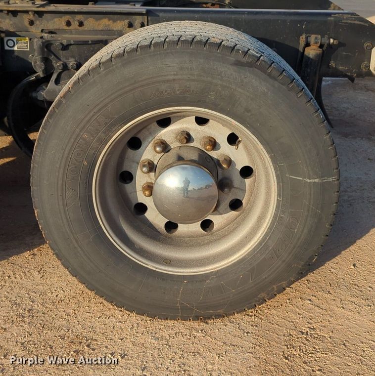 image for item OD9256 2019 Kenworth T680 semi truck