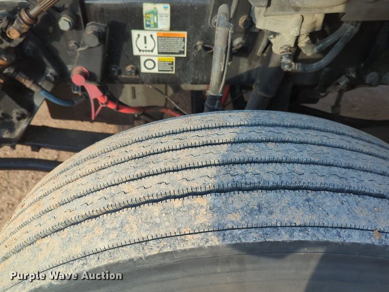 image for item OD9256 2019 Kenworth T680 semi truck