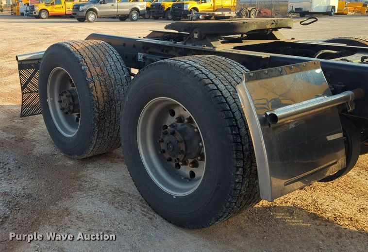 image for item OD9256 2019 Kenworth T680 semi truck