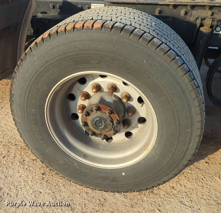 image for item OD9256 2019 Kenworth T680 semi truck