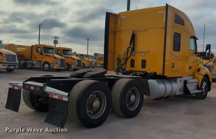 image for item OD9257 2019 Kenworth T680 semi truck