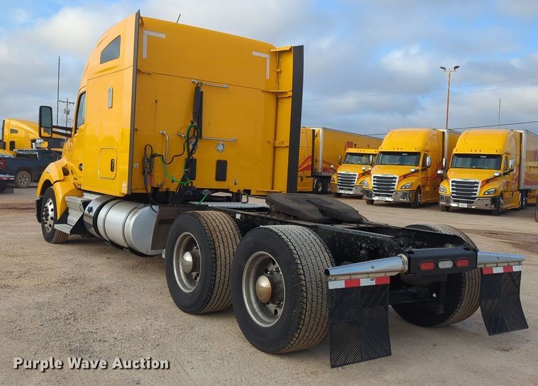 image for item OD9257 2019 Kenworth T680 semi truck