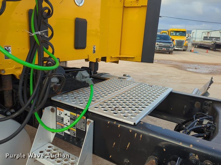 image for item OD9257 2019 Kenworth T680 semi truck