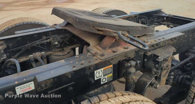 image for item OD9257 2019 Kenworth T680 semi truck