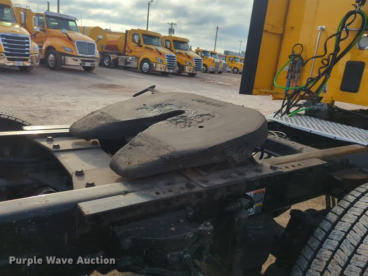 image for item OD9257 2019 Kenworth T680 semi truck