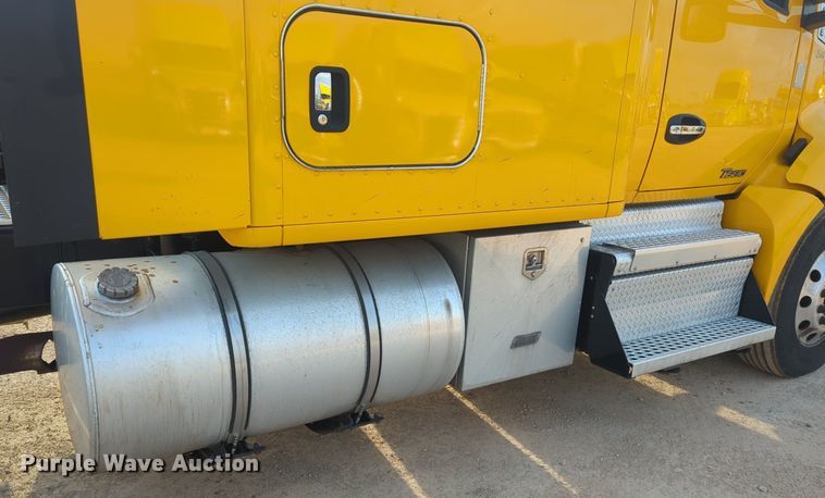 image for item OD9257 2019 Kenworth T680 semi truck