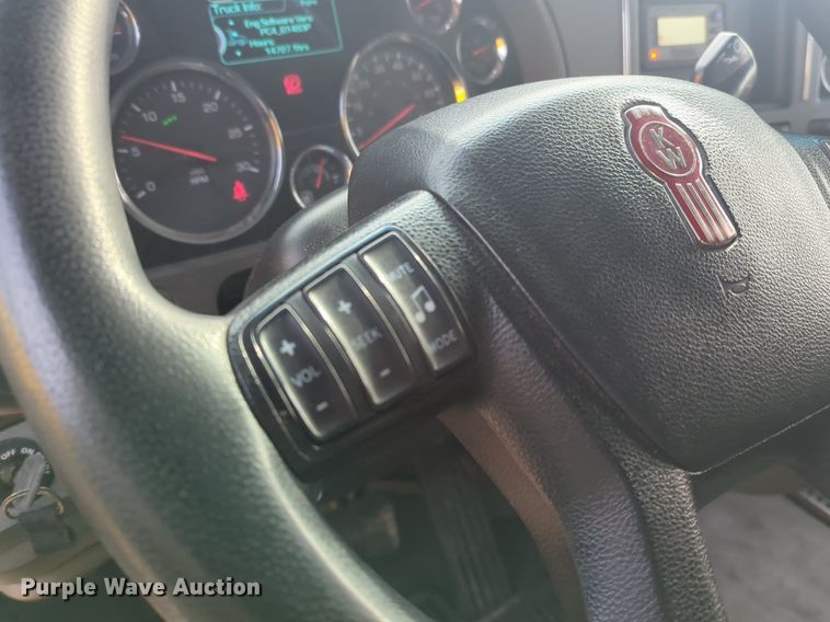 image for item OD9257 2019 Kenworth T680 semi truck