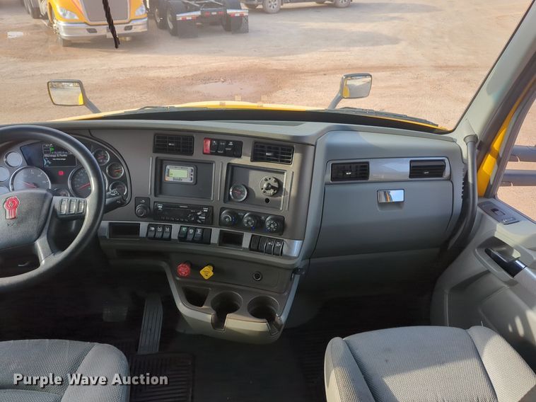 image for item OD9257 2019 Kenworth T680 semi truck