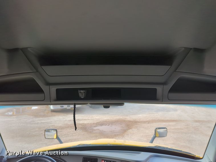 image for item OD9257 2019 Kenworth T680 semi truck