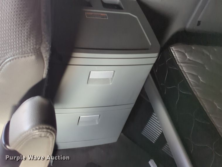 image for item OD9257 2019 Kenworth T680 semi truck