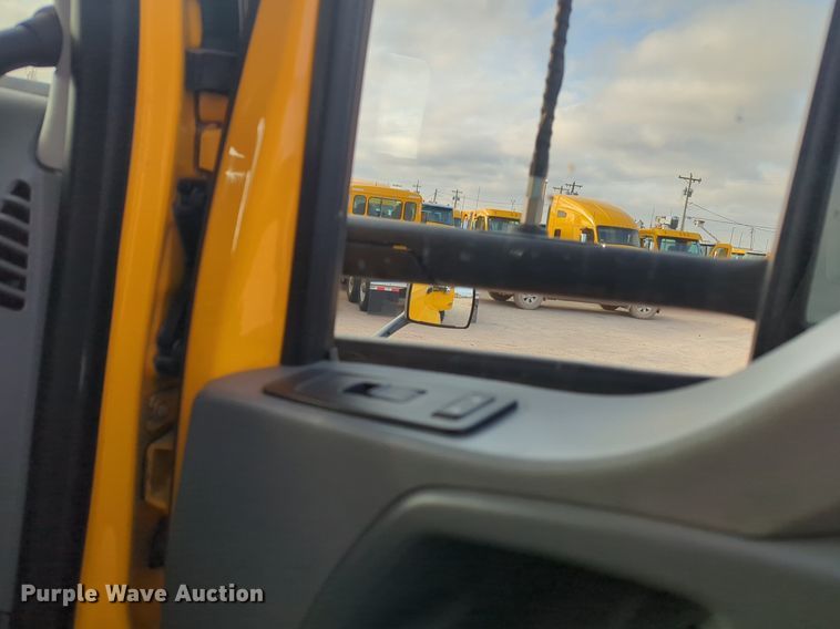 image for item OD9257 2019 Kenworth T680 semi truck