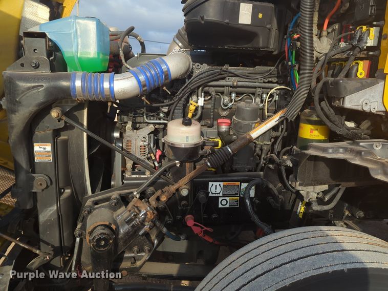 image for item OD9257 2019 Kenworth T680 semi truck