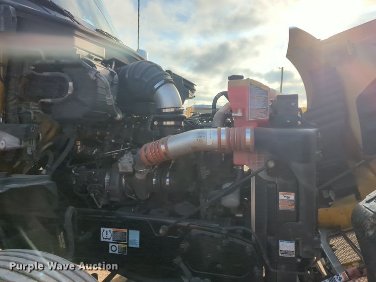 image for item OD9257 2019 Kenworth T680 semi truck