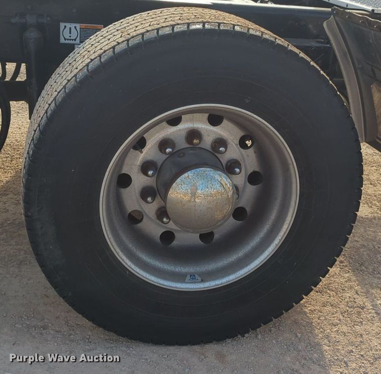 image for item OD9257 2019 Kenworth T680 semi truck