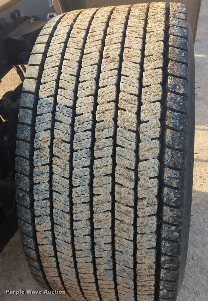 image for item OD9257 2019 Kenworth T680 semi truck