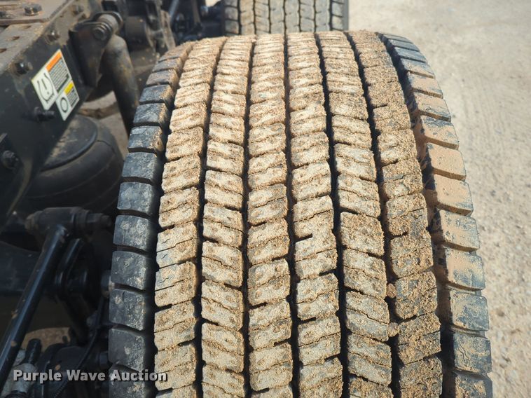 image for item OD9257 2019 Kenworth T680 semi truck